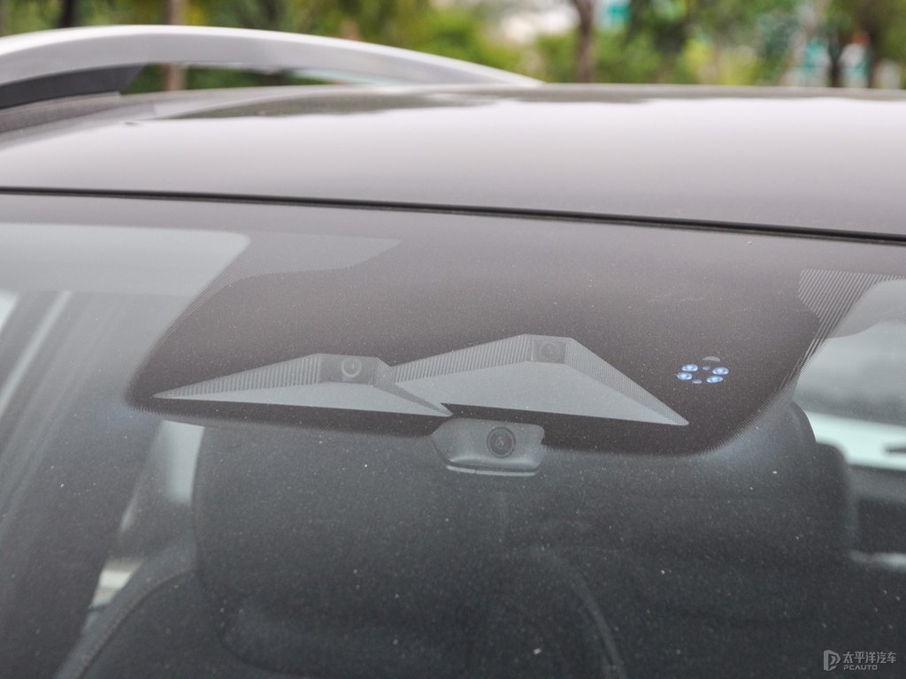 極速銀AION V車身外觀圖片