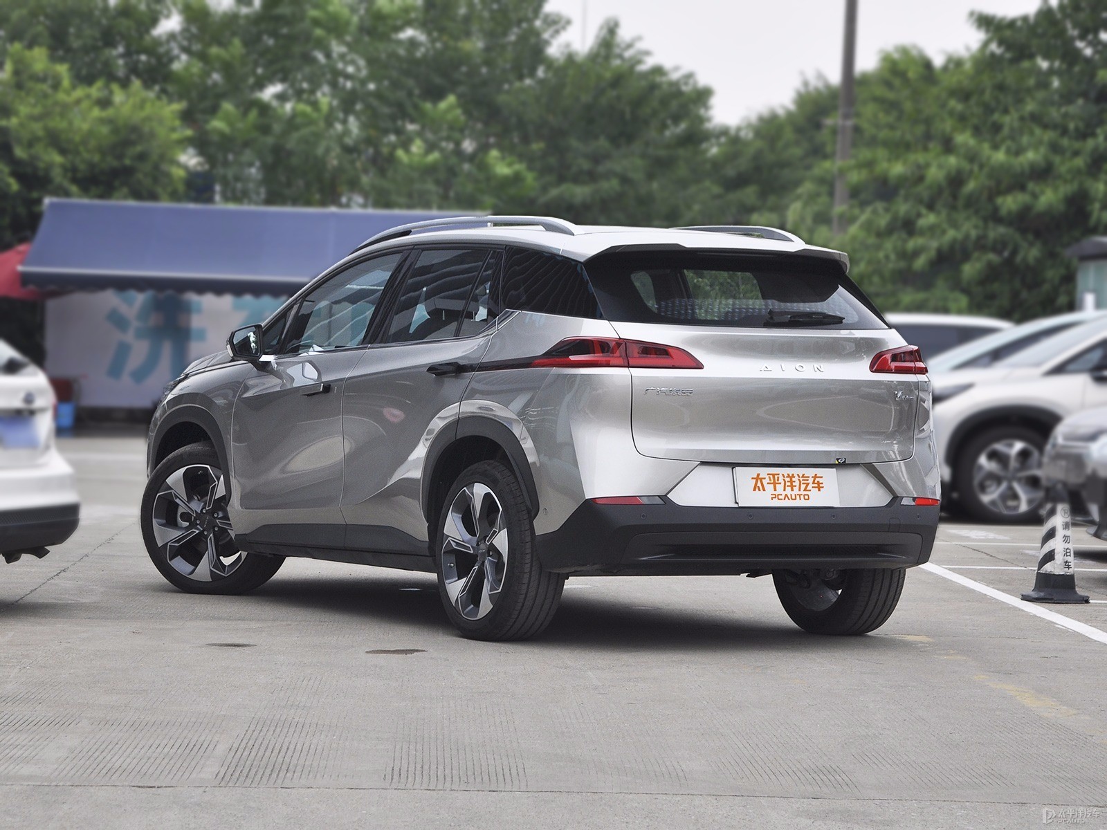 極速銀AION V整車外觀外觀圖片