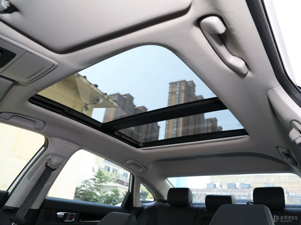 晶耀白思域車廂內飾圖片