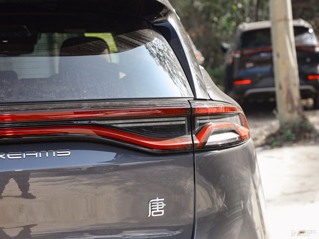 山脈灰唐新能源車尾外觀圖片