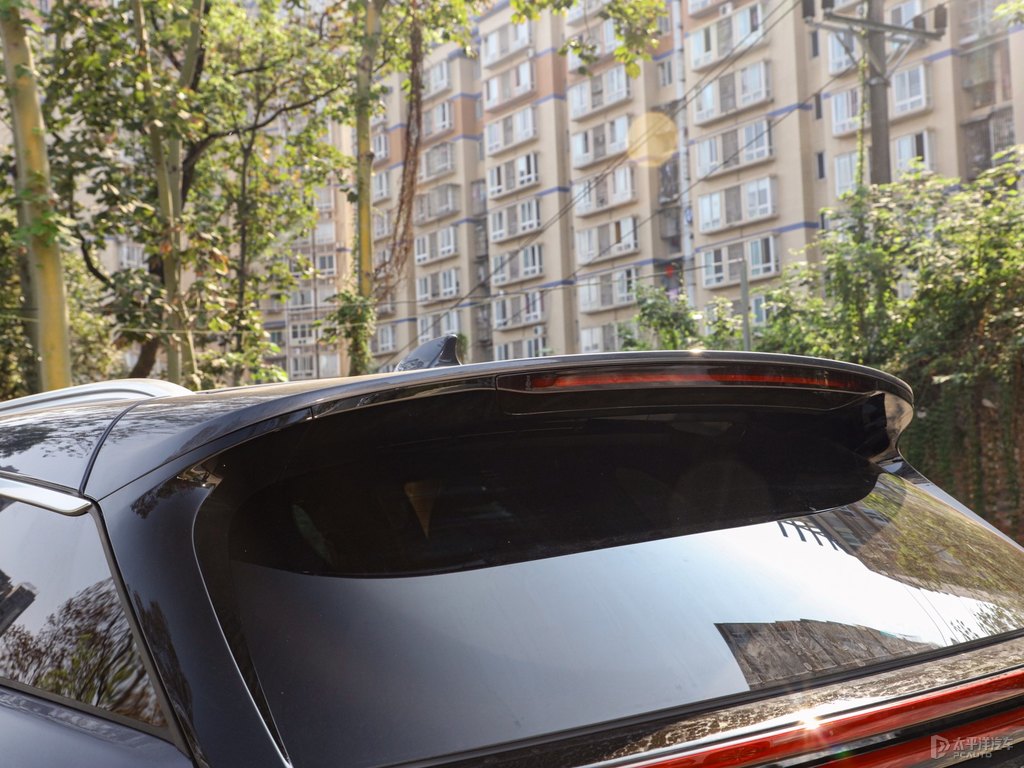 山脈灰唐新能源車尾外觀圖片
