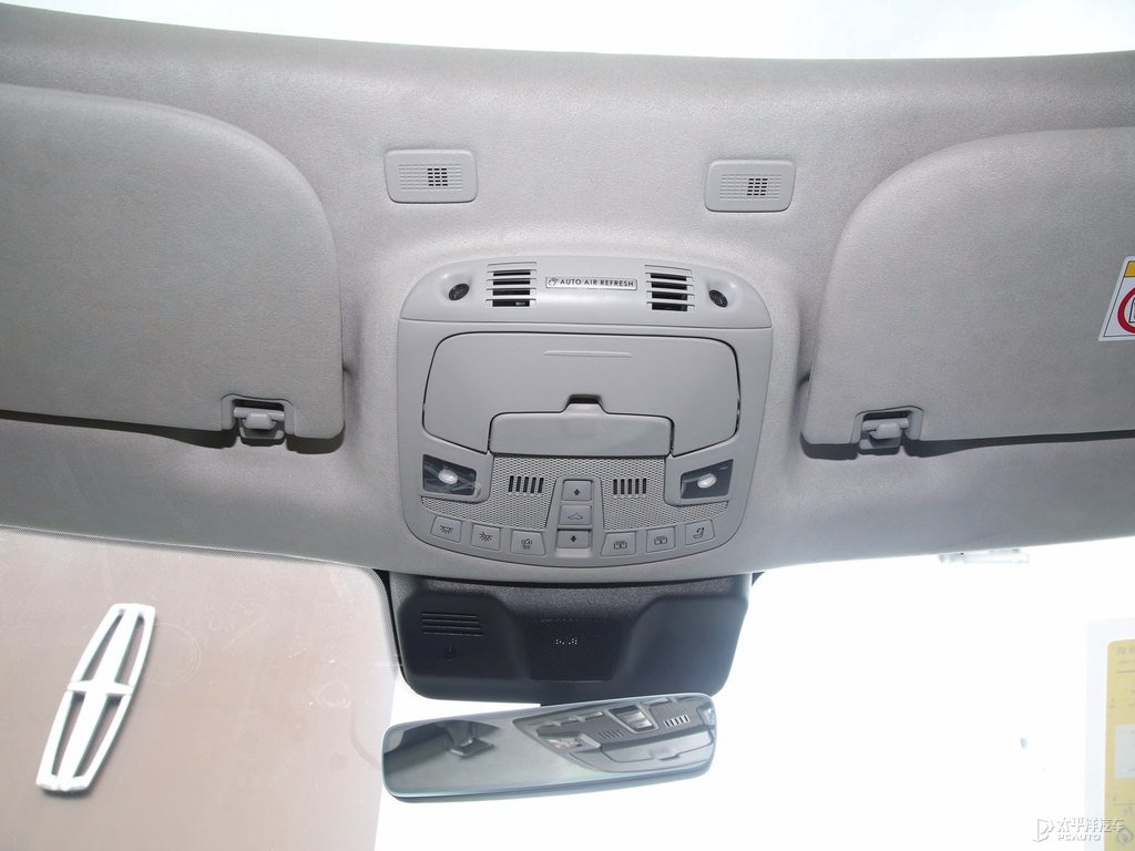 瀚金黑領(lǐng)航員車廂內(nèi)飾圖片