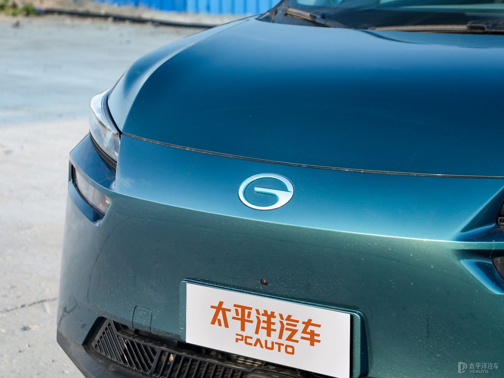煙雨青AION V車頭外觀圖片