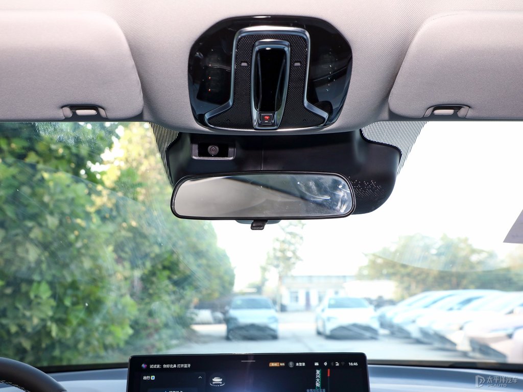 煙雨青AION V車廂內(nèi)飾圖片
