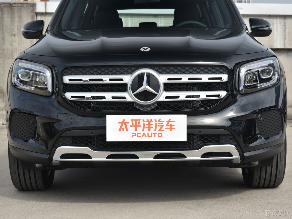 宇宙黑奔馳GLB車(chē)頭外觀圖片