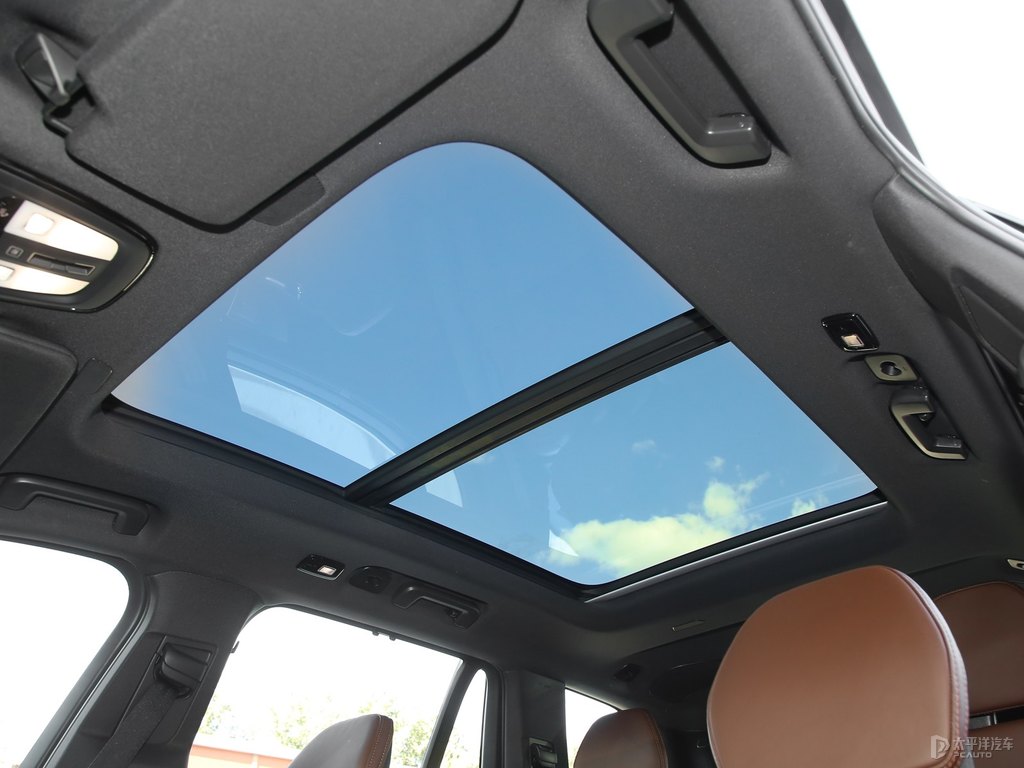 瑪瑙黑沃爾沃XC90新能源車廂內(nèi)飾圖片