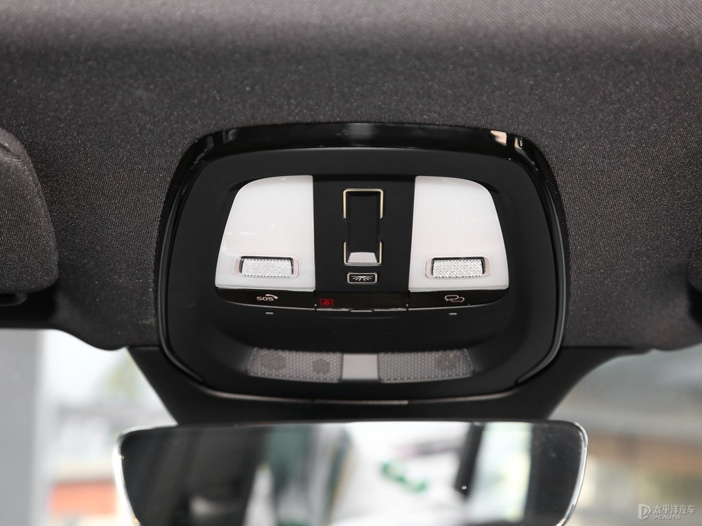 瑪瑙黑沃爾沃XC90新能源車廂內(nèi)飾圖片