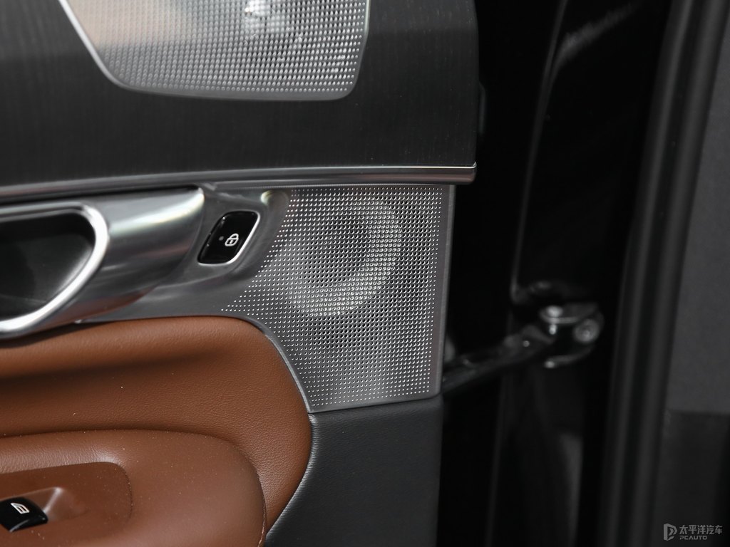 瑪瑙黑沃爾沃XC90新能源車廂內(nèi)飾圖片