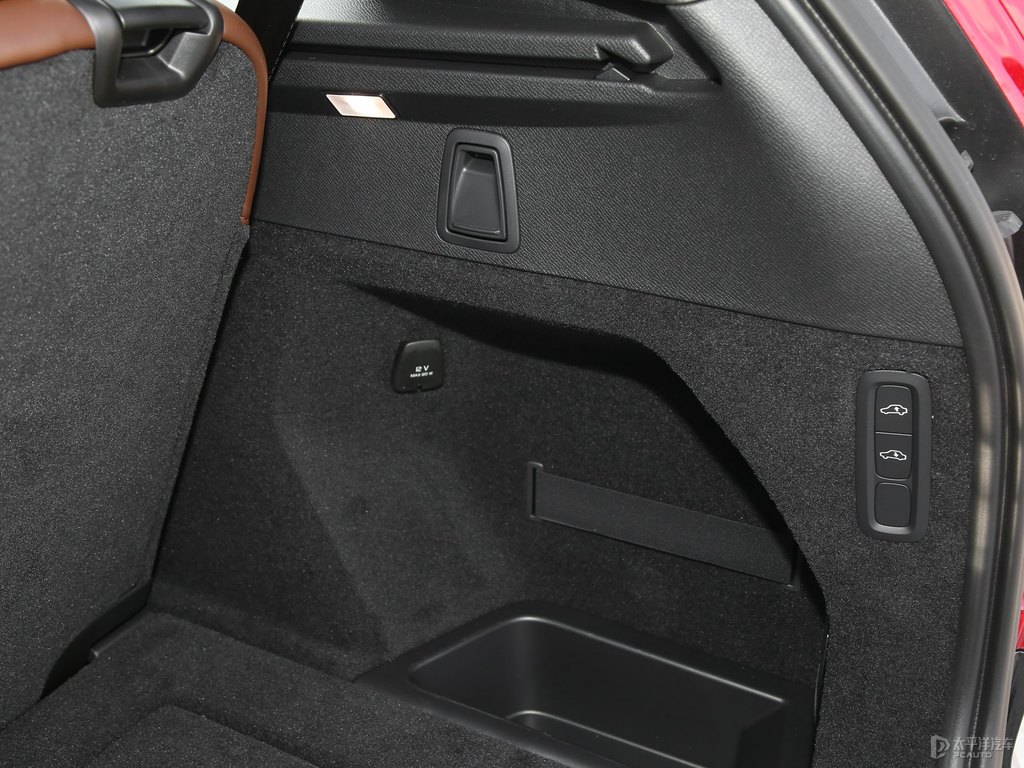 瑪瑙黑沃爾沃XC90新能源后備廂空間圖片
