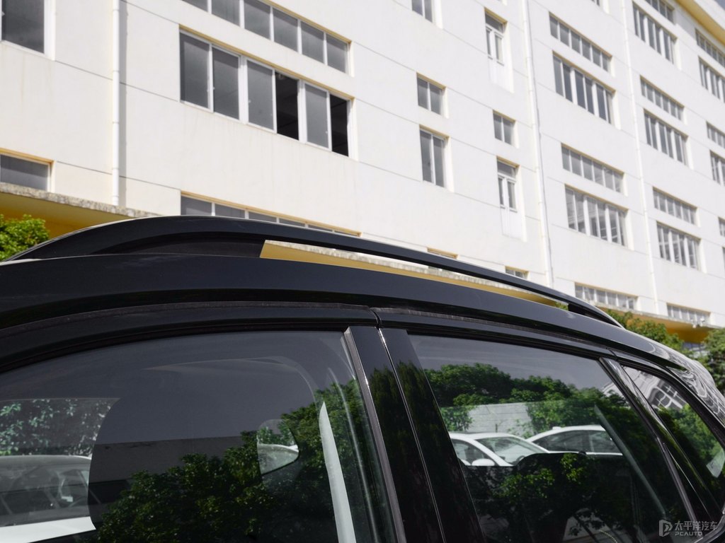 玄武黑榮威RX5車身外觀圖片