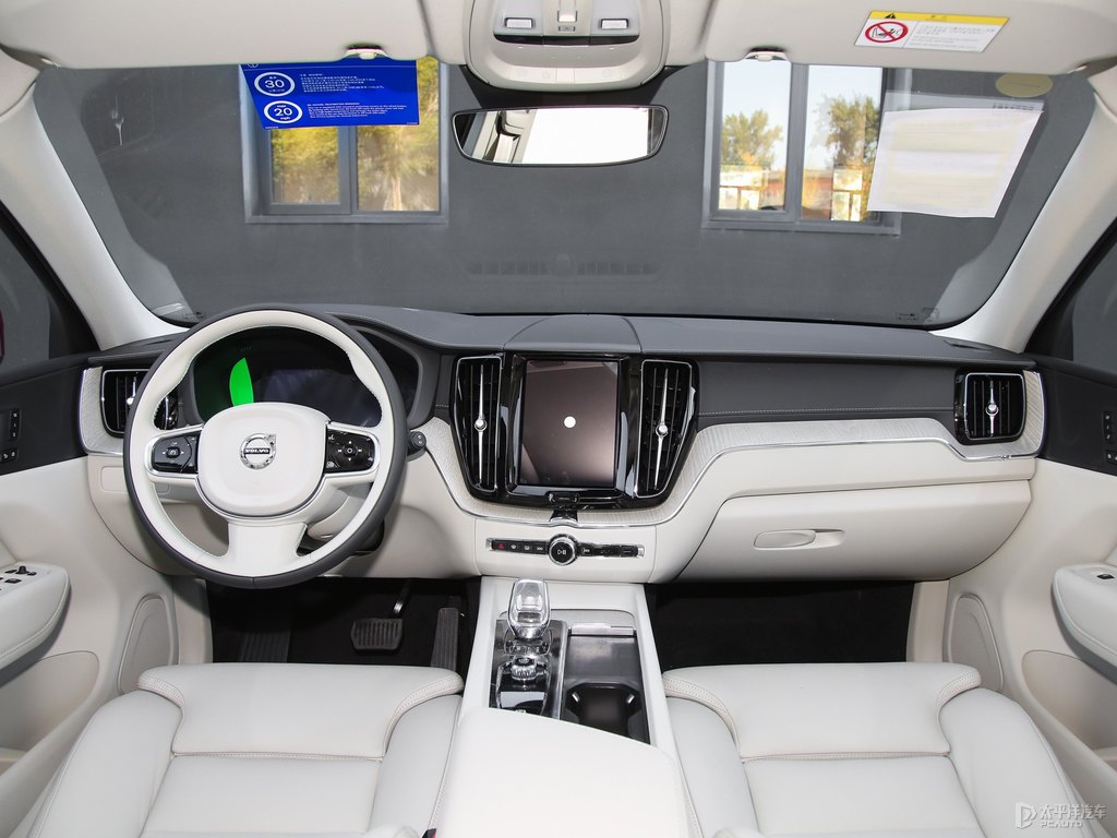熔巖紅沃爾沃XC60中控內(nèi)飾圖片