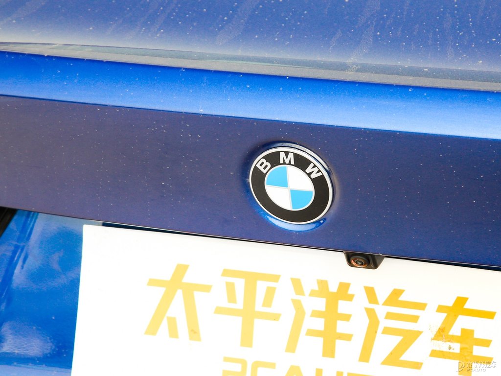 波爾蒂芒藍(lán)寶馬3系車尾外觀圖片