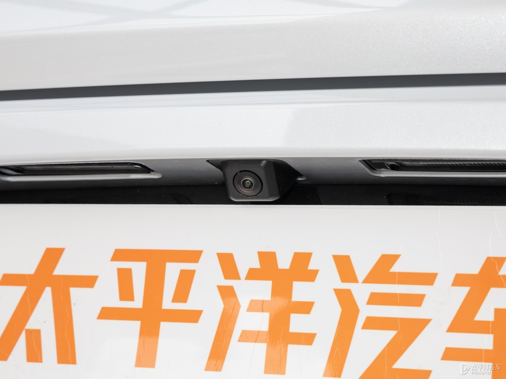 星云白小鵬G3車尾外觀圖片