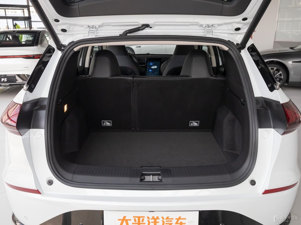 星云白小鵬G3后備廂空間圖片