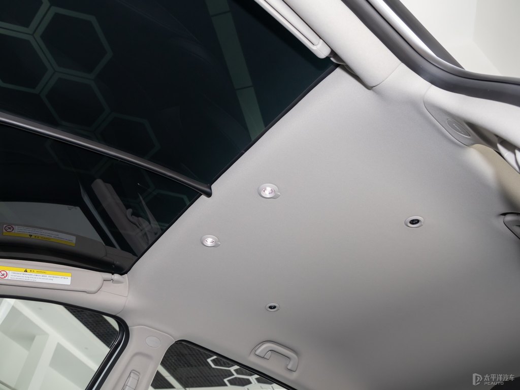 星云白小鵬G3車廂內(nèi)飾圖片