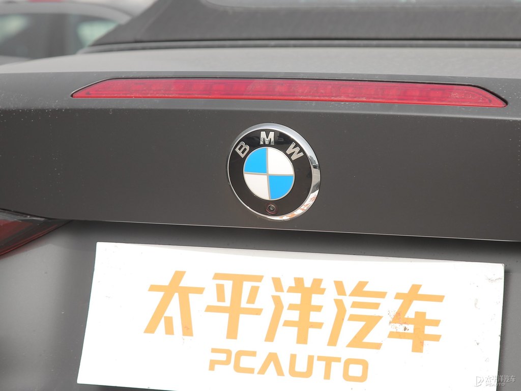 寶馬4系車尾外觀圖片