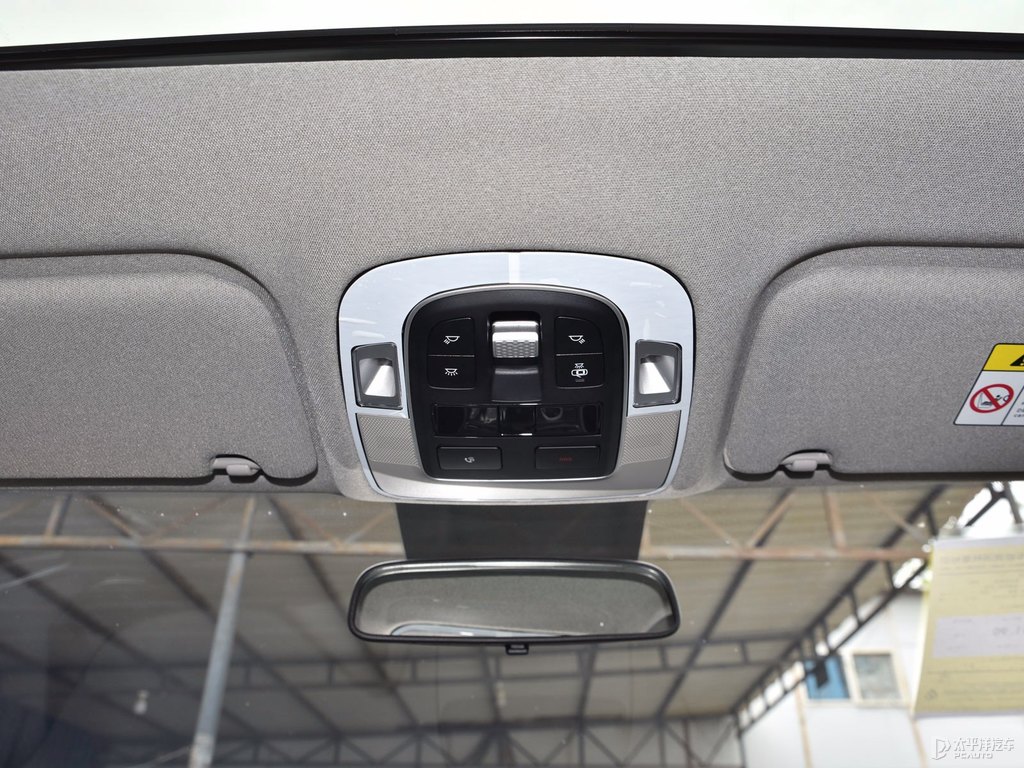 曙月黑勝達(dá)車廂內(nèi)飾圖片