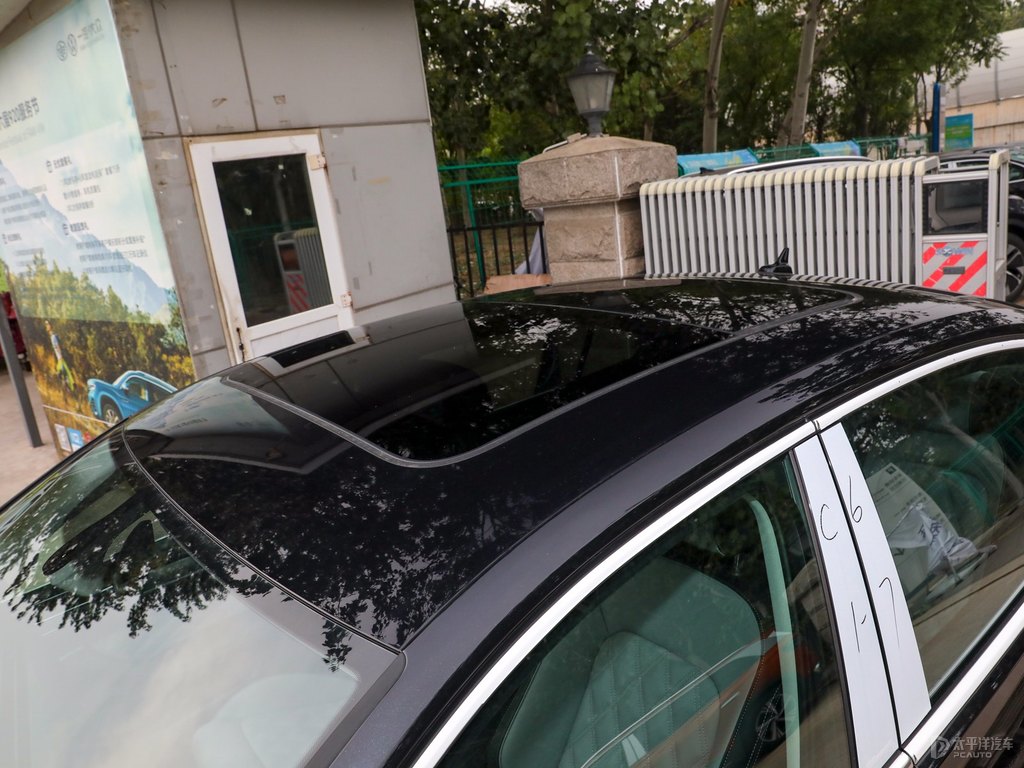 幻影黑邁騰車身外觀圖片