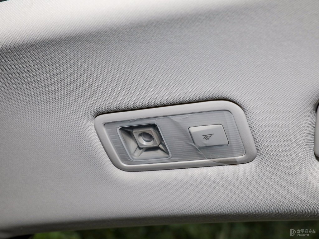 幻影黑邁騰車廂內(nèi)飾圖片