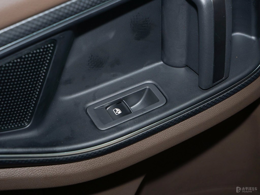 日冕金威然車廂內(nèi)飾圖片