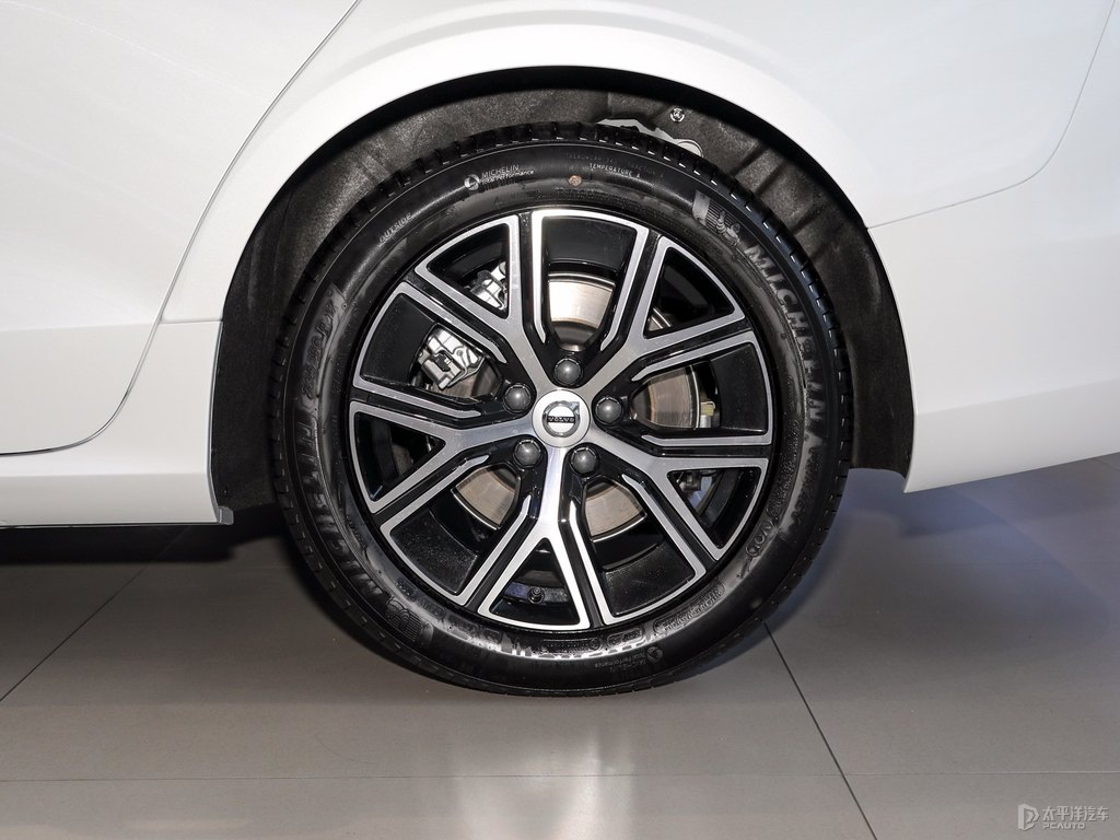 水晶白沃爾沃V60車身外觀圖片