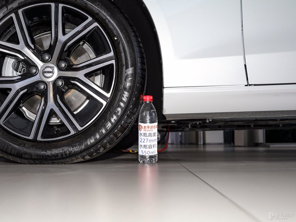 水晶白沃爾沃V60車身外觀圖片