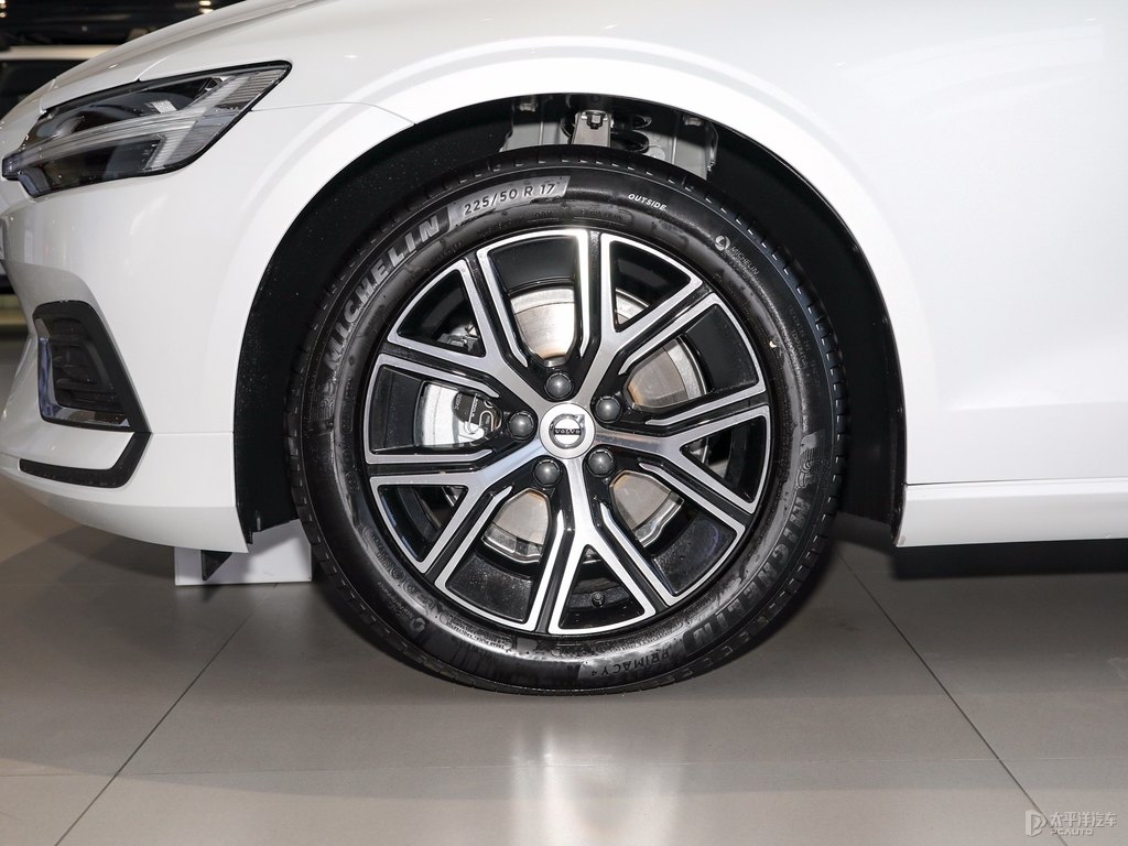 水晶白沃爾沃V60車身外觀圖片