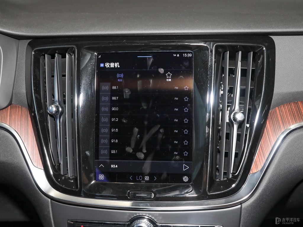水晶白沃爾沃V60中控內(nèi)飾圖片
