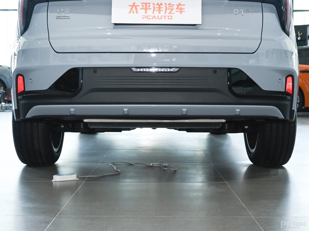 拂曉藍領(lǐng)克01車尾外觀圖片