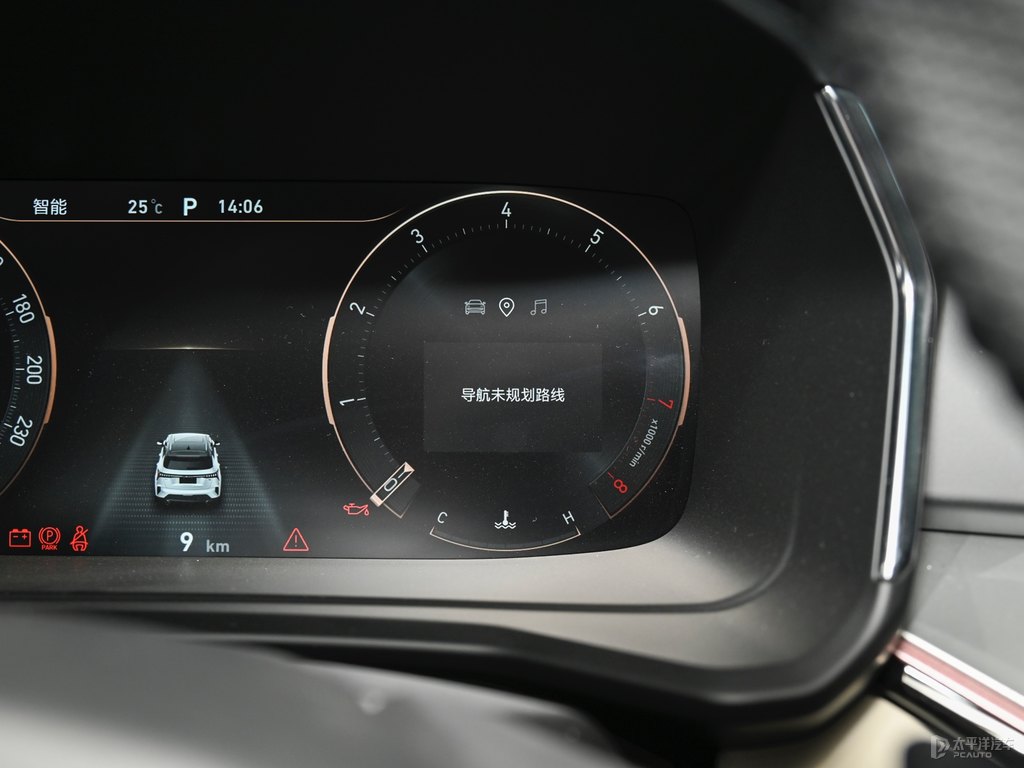 黑色+粉色領(lǐng)克06中控內(nèi)飾圖片