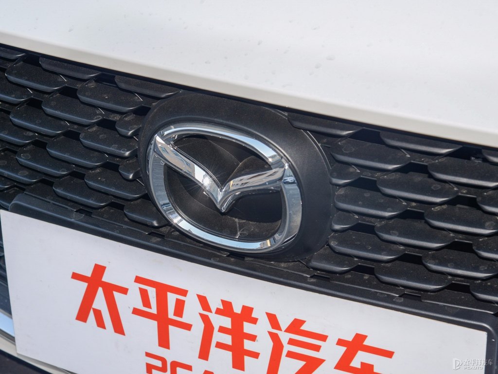 珠光白馬自達(dá)3 昂克賽拉車頭外觀圖片