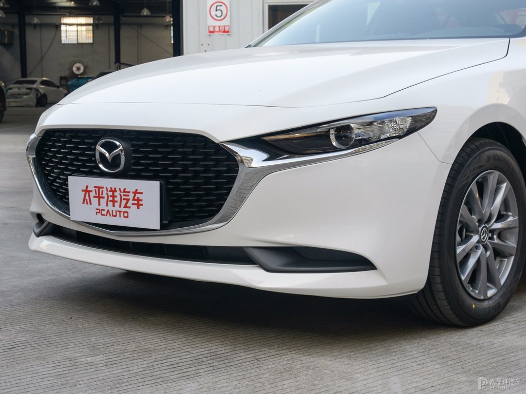 珠光白馬自達3 昂克賽拉車頭外觀圖片