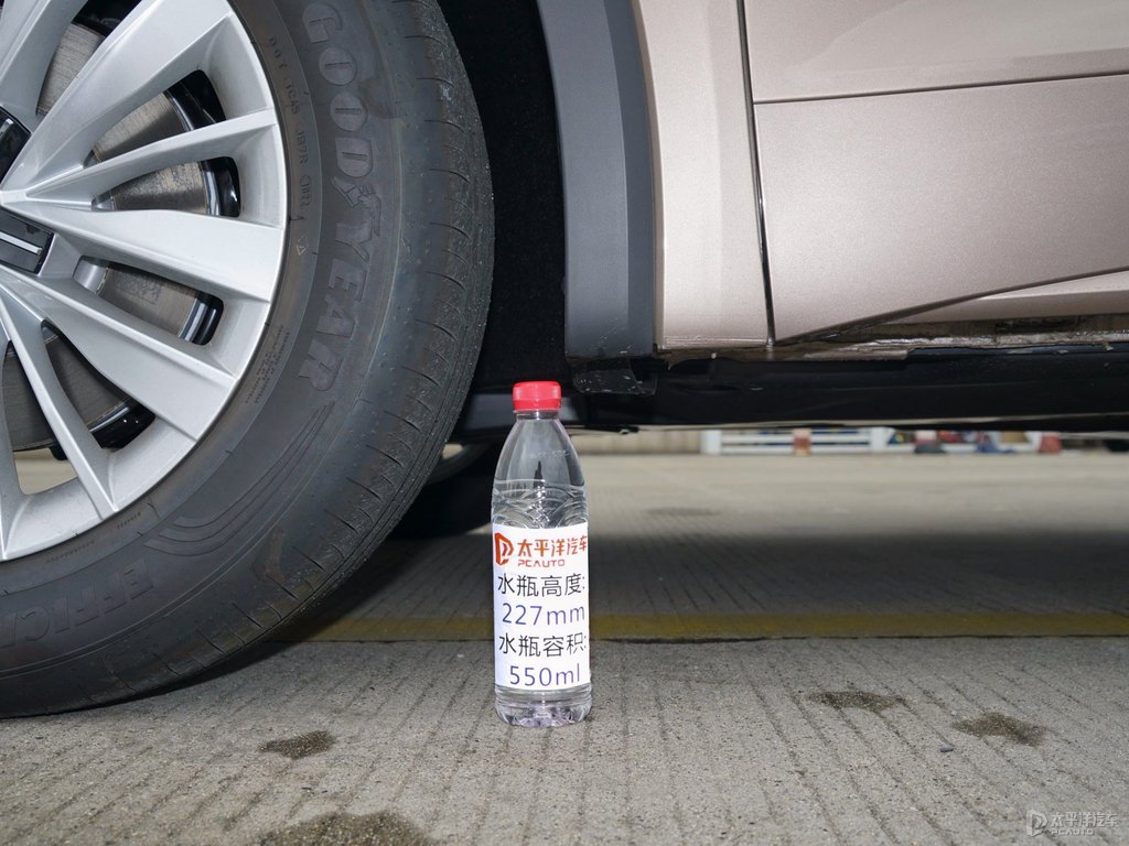 日冕金威然車身外觀圖片