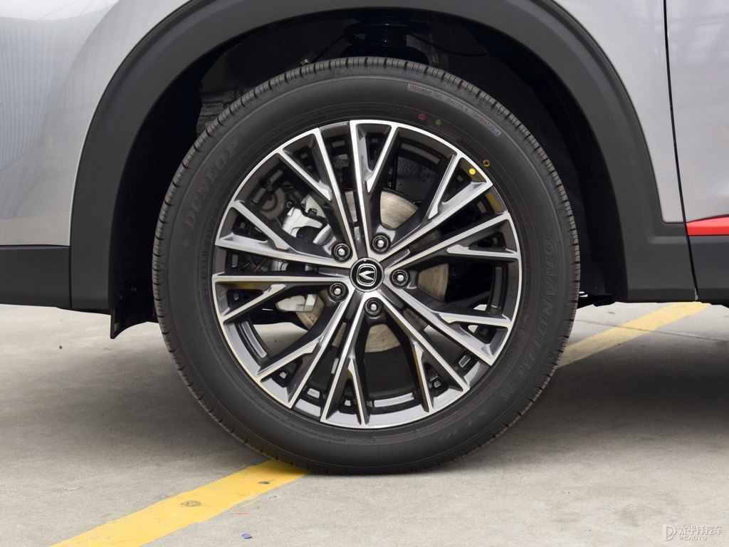 炫銀灰長安CS85 COUPE車身外觀圖片