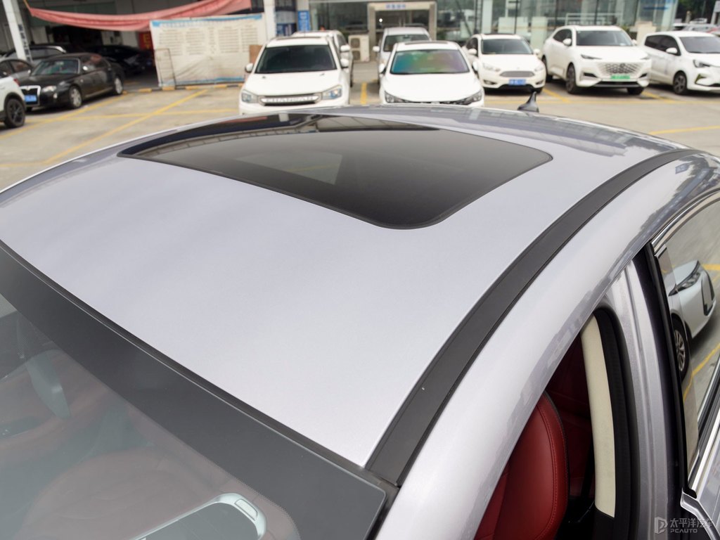 炫銀灰長(zhǎng)安CS85 COUPE車身外觀圖片