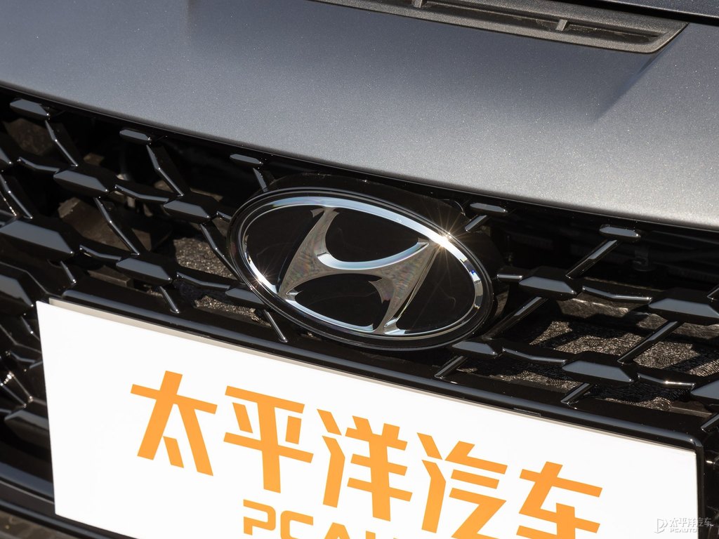 鈦金灰LA FESTA菲斯塔車頭外觀圖片