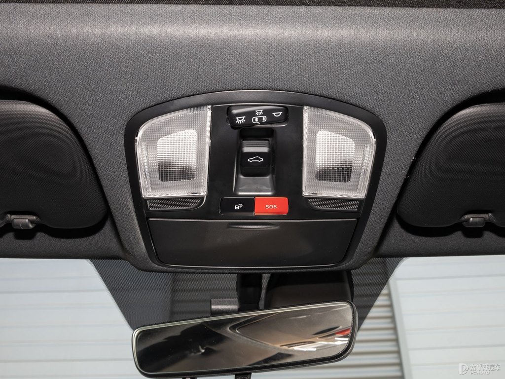 鈦金灰LA FESTA菲斯塔車廂內(nèi)飾圖片