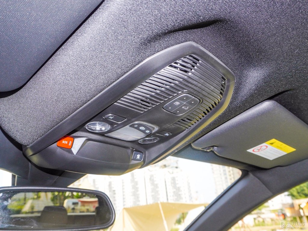 青巖灰標(biāo)致5008車廂內(nèi)飾圖片