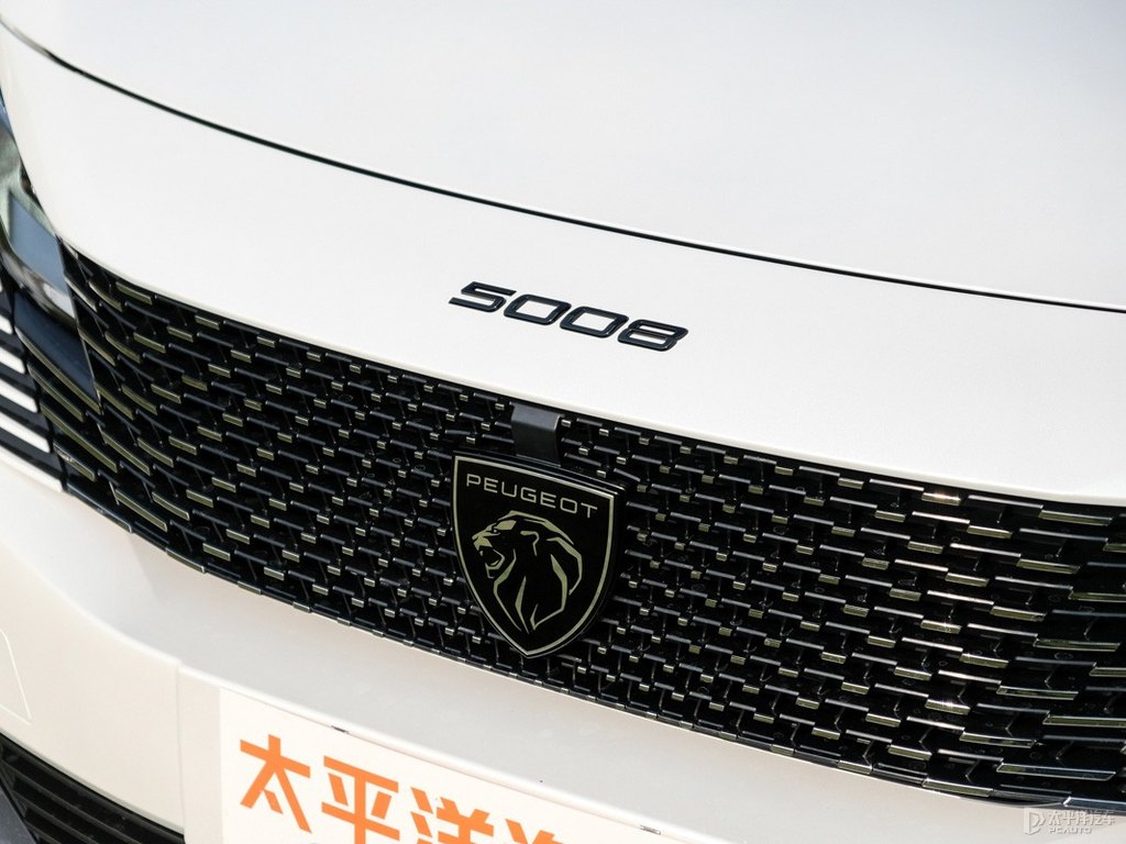 珠光白標(biāo)致5008車頭外觀圖片