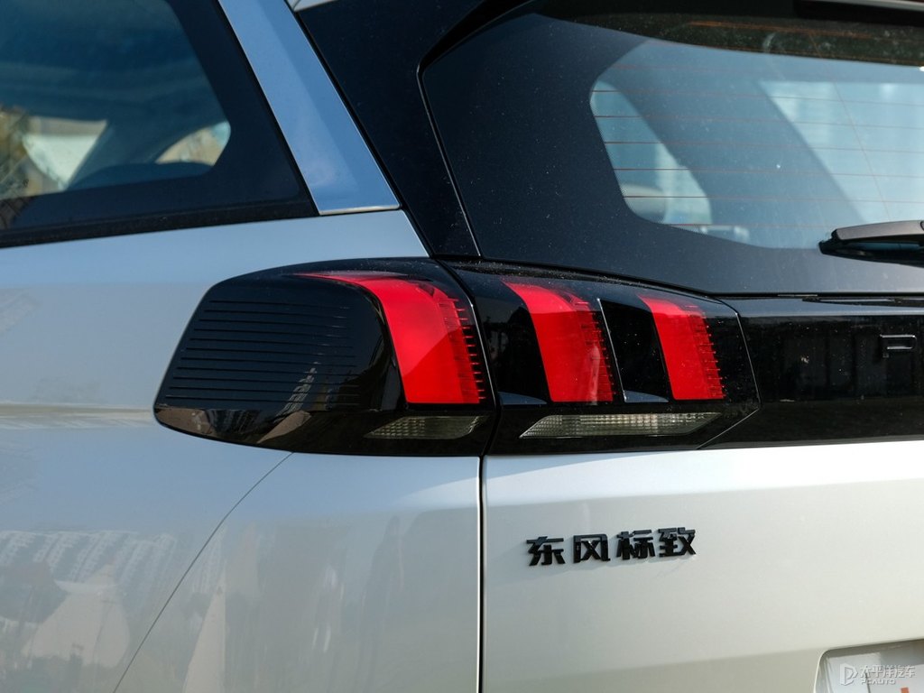 珠光白標(biāo)致5008車尾外觀圖片