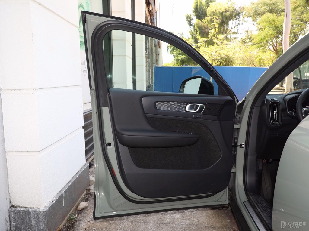 沙漠綠沃爾沃XC40車廂內(nèi)飾圖片
