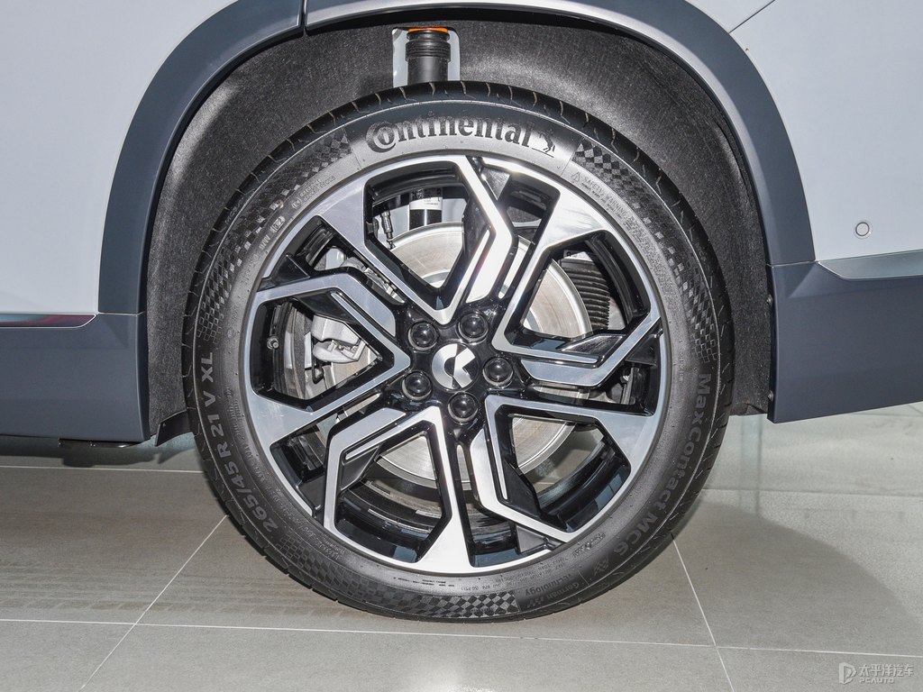 星灰蔚來ES8車身外觀圖片