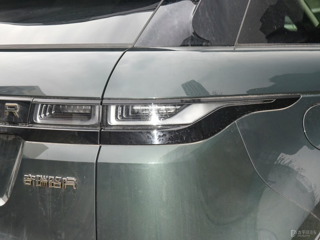 貝爾維亞綠攬勝極光車尾外觀圖片