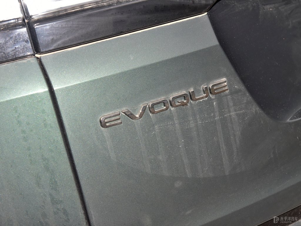 貝爾維亞綠攬勝極光車尾外觀圖片