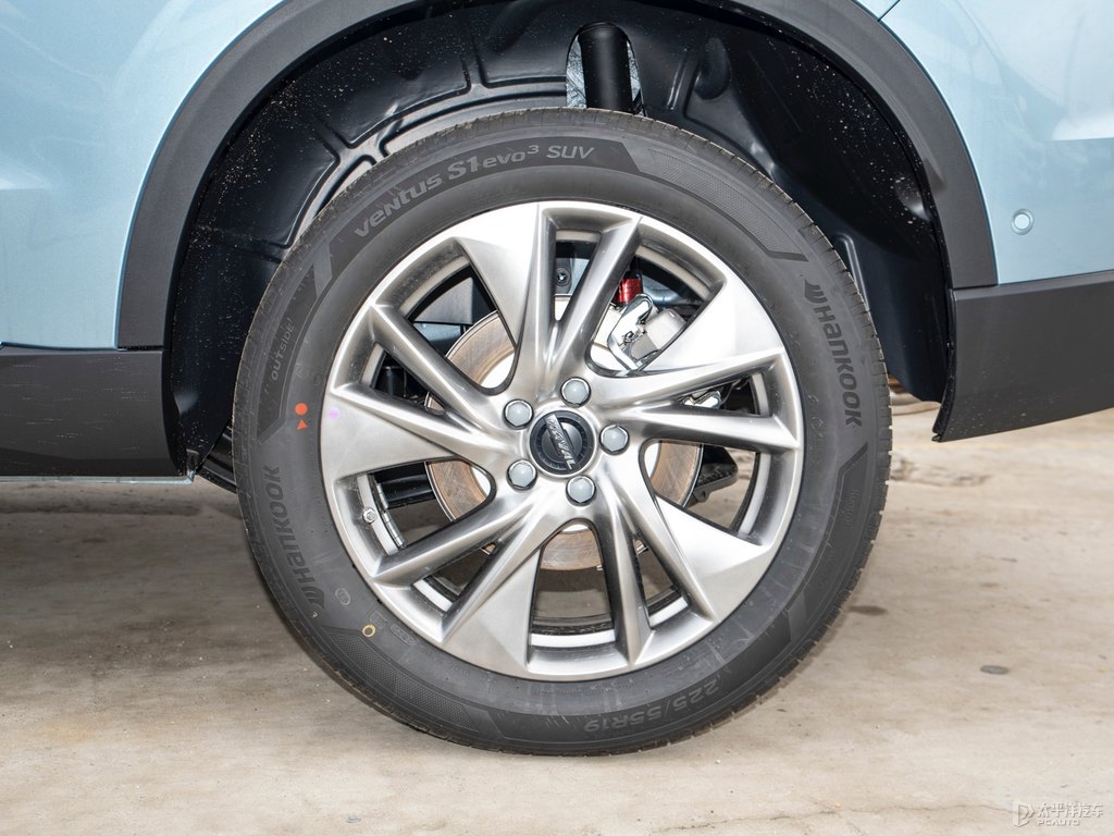 青礬綠哈弗H6車(chē)身外觀圖片