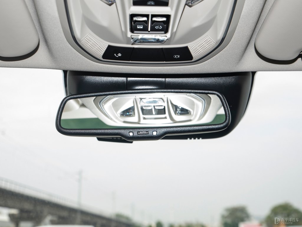 青礬綠哈弗H6車廂內(nèi)飾圖片
