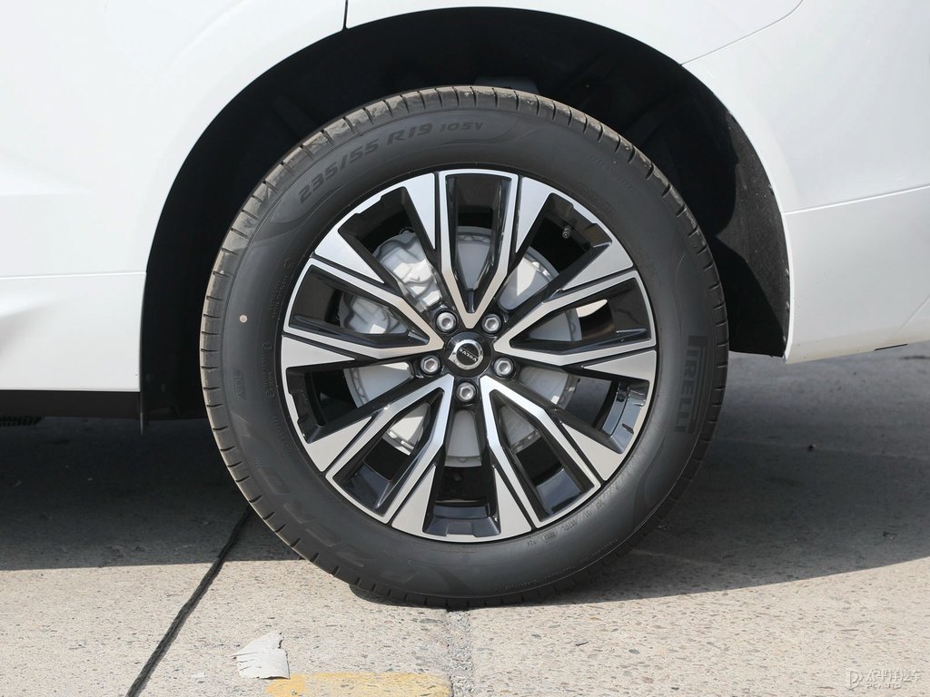 水晶白沃爾沃XC60車身外觀圖片