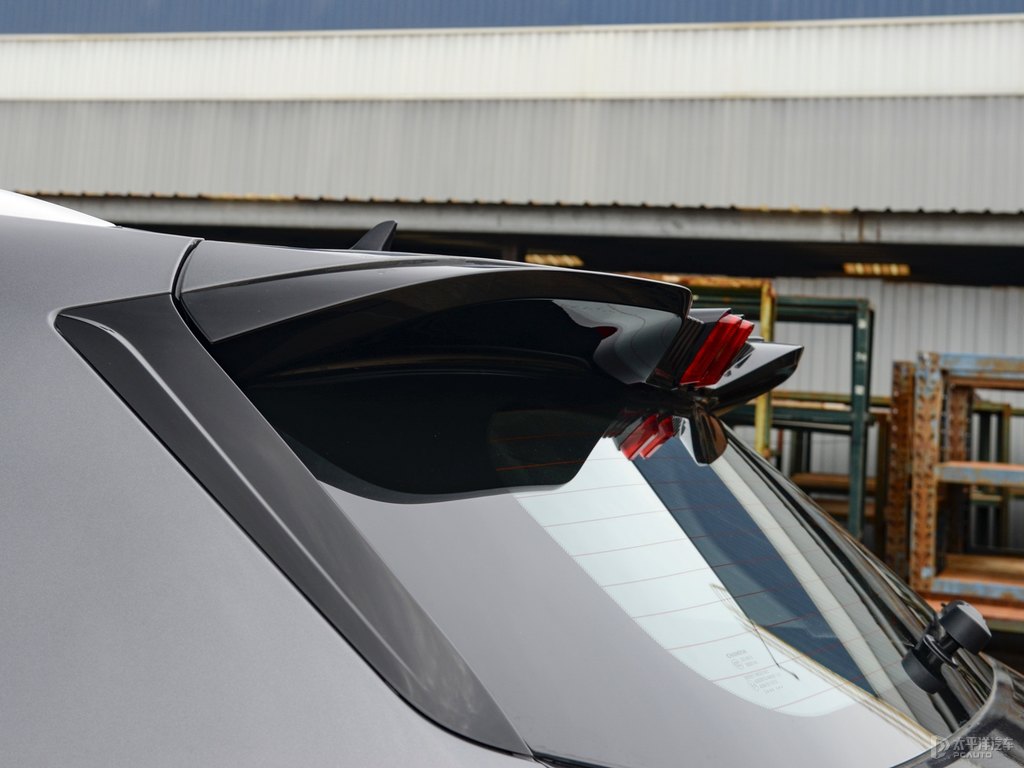 原子灰長安CS55PLUS車尾外觀圖片