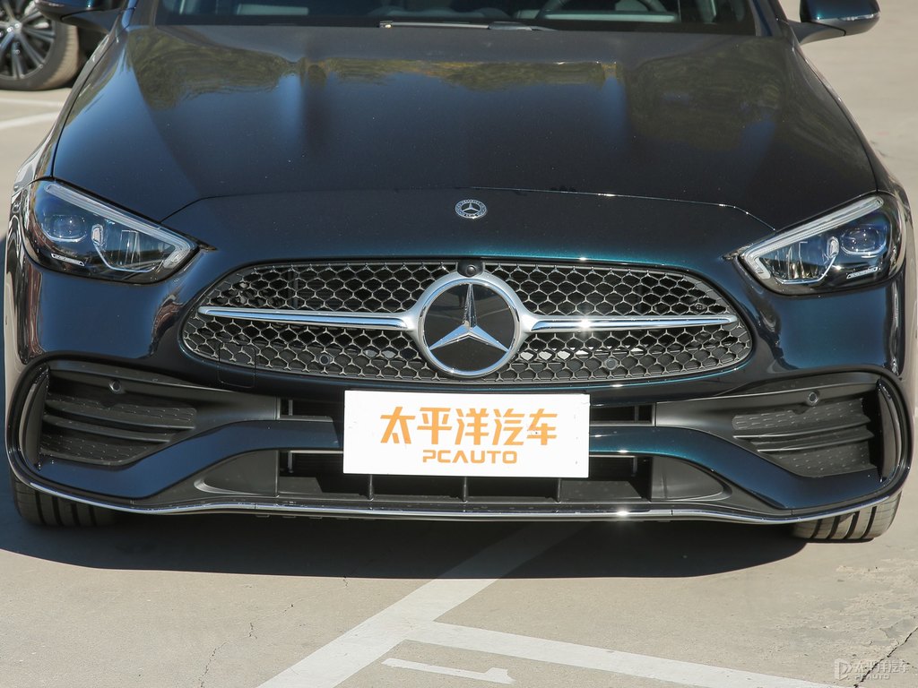 松石綠色奔馳C級車頭外觀圖片