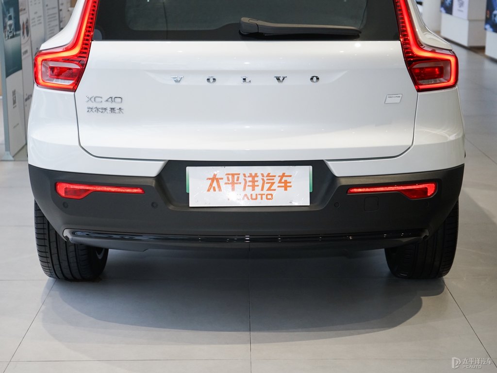 ɫ+ˮ֠XC40Դ܇β^DƬ